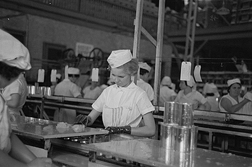 Arthur Rothstein. Sectioners at work canning grapefruit. About half of these girls are migrants. Winter Haven, Florida, January 1937. Library of Congress Prints and Photographs Division, FSA/OWI Black & White Negatives Collection, LC-USF33- 002369-M4. Arthur Rothstein. Sectioners at work canning grapefruit. About half of these girls are migrants. Winter Haven, Florida, January 1937. Library of Congress Prints and Photographs Division, FSA/OWI Black & White Negatives Collection, LC-USF33- 002369-M4.