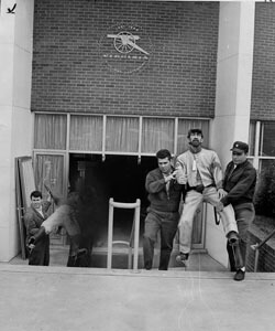 Richmond Times-Dispatch, Statues of Confederate soldiers being carried out of the Virginia Civil War Centennial Center, Richmond, Virginia, 1966. Courtesy of the Valentine Richmond History Center.