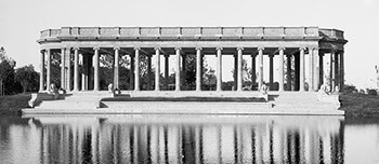 The Peristyle, City Park, New Orleans, Louisiana, between 1901 and 1910. Library of Congress, Prints & Photographs Division, Detroit Publishing Company Collection, LC-D4-71106.