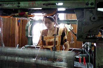 Mary E. Frederickson, Margilan Weave Room, Uzbekistan, 2006.