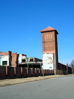 J. P. Stevens Mill in Roanoke Rapids, North Carolina, January 20, 2011. Photographs by Donna Longenecker. Courtesy of Donna Longenecker. J. P. Stevens Mill in Roanoke Rapids, North Carolina, January 20, 2011. Photographs by Donna Longenecker. Courtesy of Donna Longenecker.
