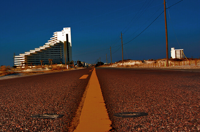 Mark Connelly, Gulf Coast highway, Orange Beach, Alabama, 2006.
