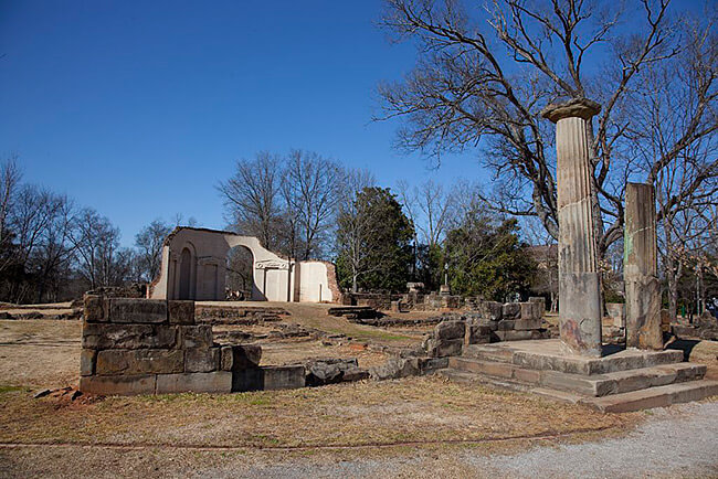 Carol McKinney Highsmith, Old capitol building, Tuscaloosa, Alabama, 2010. Courtesy of the Library of Congress. Carol McKinney Highsmith, Old capitol building, Tuscaloosa, Alabama, 2010. Courtesy of the Library of Congress.