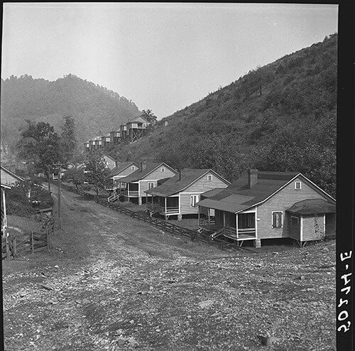 Marion Post Wolcott, Boarded-up homes in abandoned mining town, Twin Branch, Virginia, 1938.
