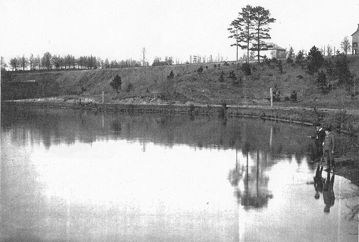 Ponce de Leon Lake circa 1895, from the Healey Collection, courtesy the Atlanta-Fulton County Public Library Ponce de Leon Lake circa 1895, from the Healey Collection, courtesy the Atlanta-Fulton County Public Library